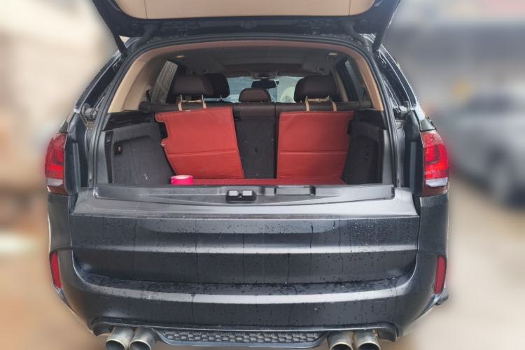 Used BMW X5 2015 xDrive28i Trunk