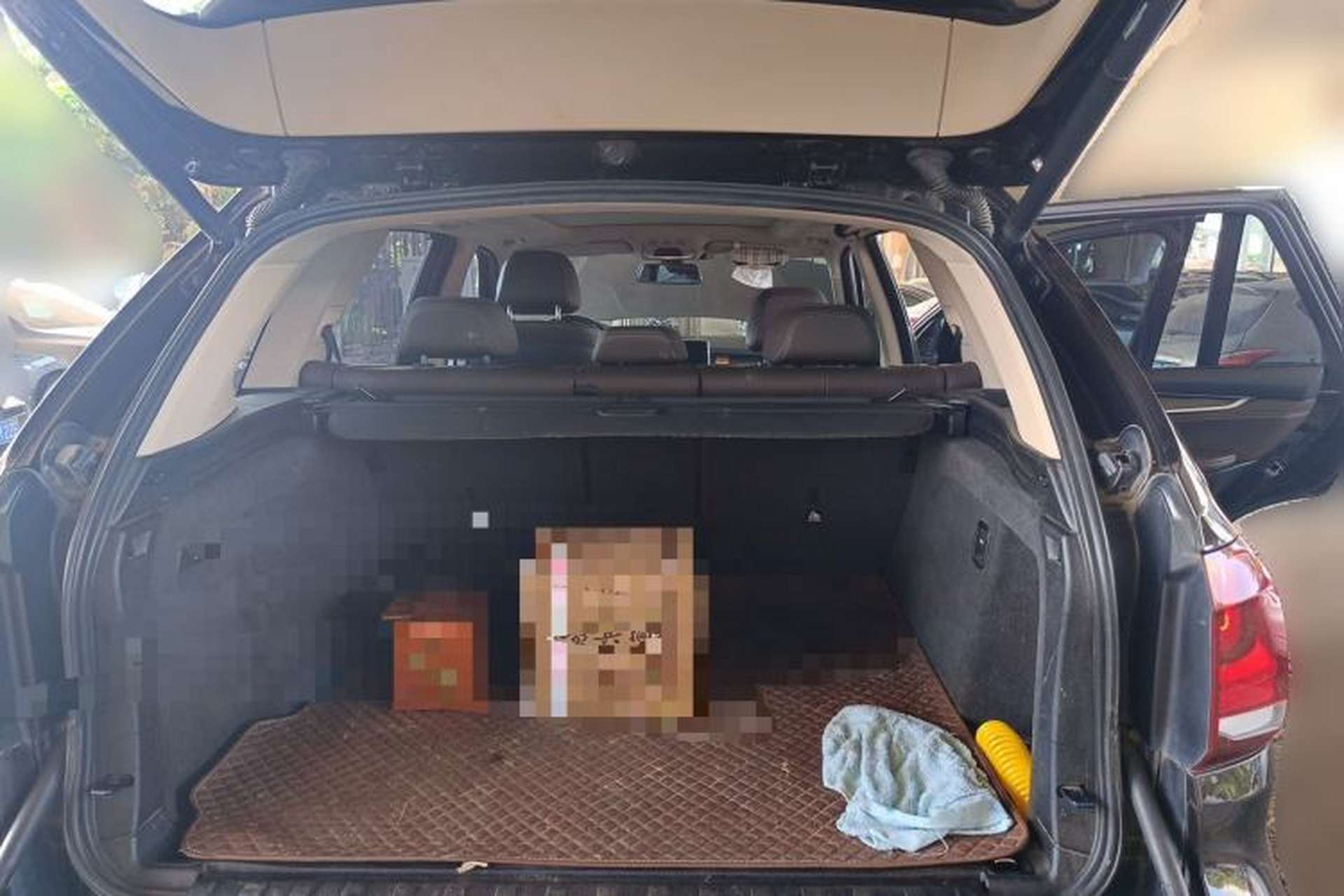 Used BMW X5  Trunk