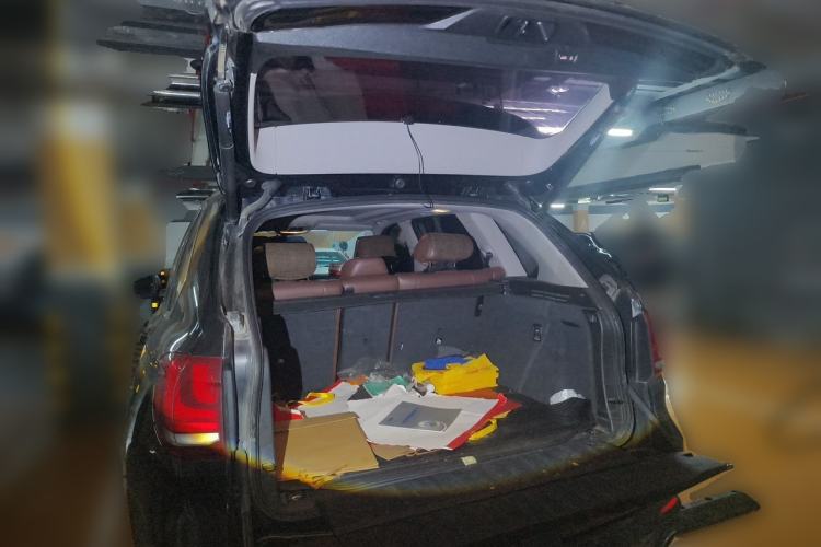Used BMW X5  Trunk