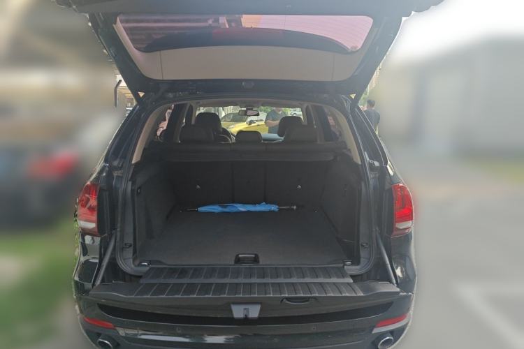 Used BMW X5 2015 xDrive28i Trunk