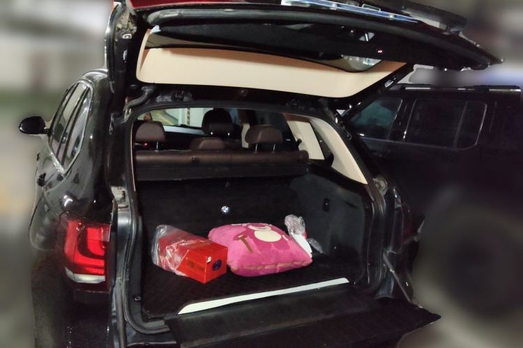 Used BMW X5 2015 xDrive28i Trunk