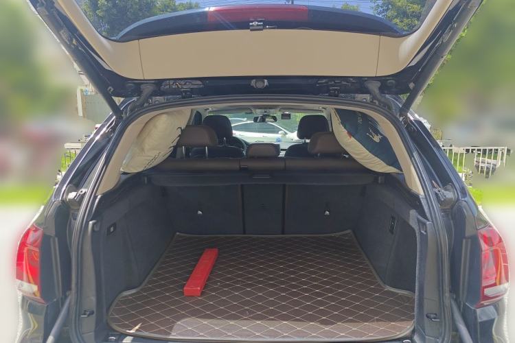 Used BMW X5 2015 xDrive28i Trunk