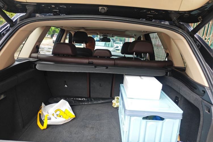 Used BMW X5  Trunk