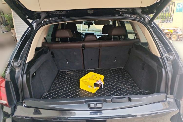 Used BMW X5 2015 xDrive28i Trunk