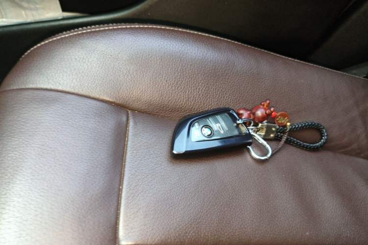 Used BMW X5 2015 xDrive28i Vehicle Key