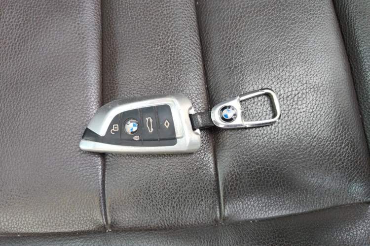 Used BMW X5 2015 xDrive28i Vehicle Key