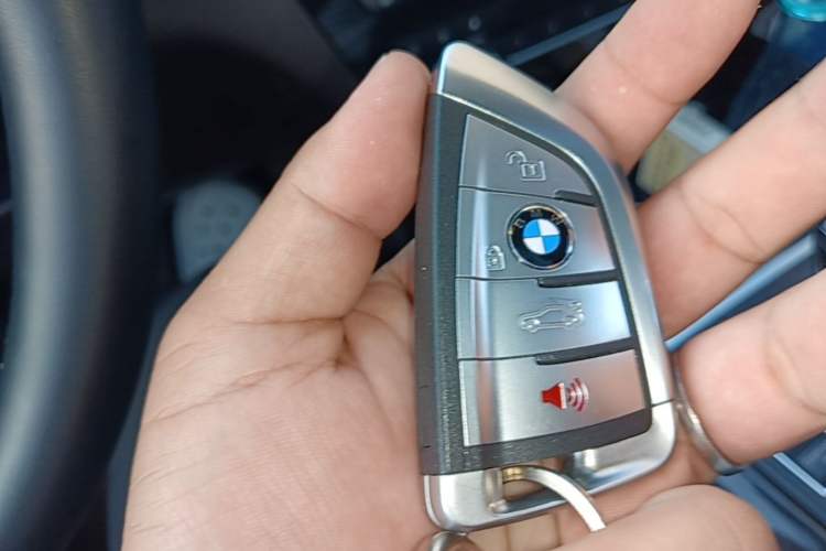 Used BMW X5 2015 xDrive28i Vehicle Key