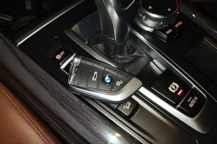 Used BMW X5 2015 xDrive35i U.S. specification Vehicle Key