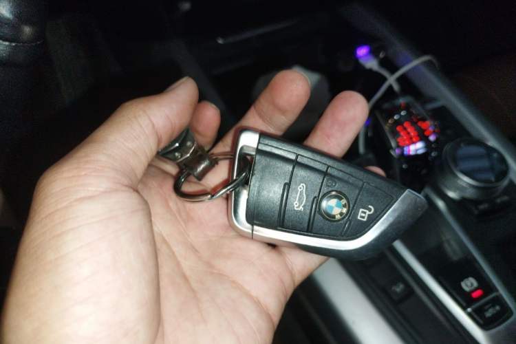 Used BMW X5  Vehicle Key