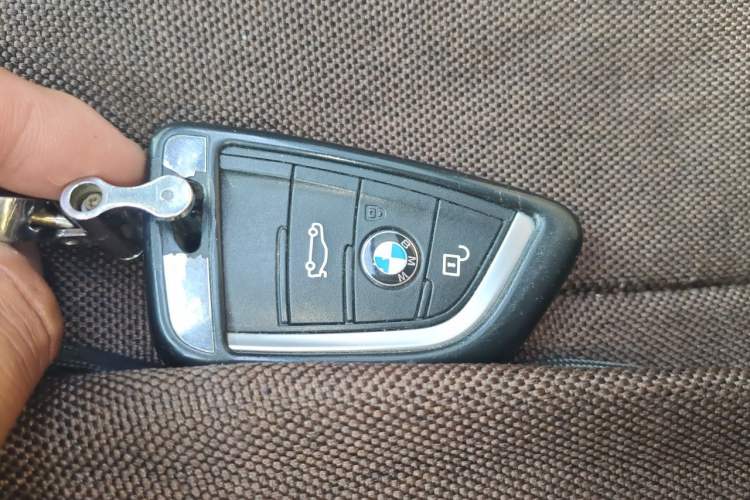 Used BMW X5 2015 xDrive28i Vehicle Key