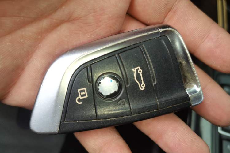Used BMW X5 2015 xDrive28i Vehicle Key