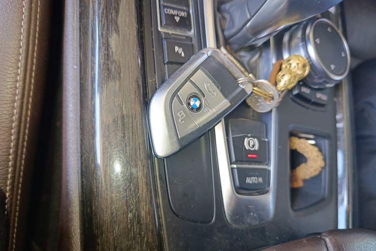 Used BMW X5  Vehicle Key