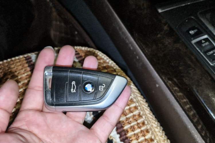 Used BMW X5 2015 xDrive28i Vehicle Key