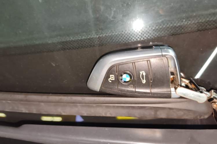 Used BMW X5 2015 xDrive28i Vehicle Key