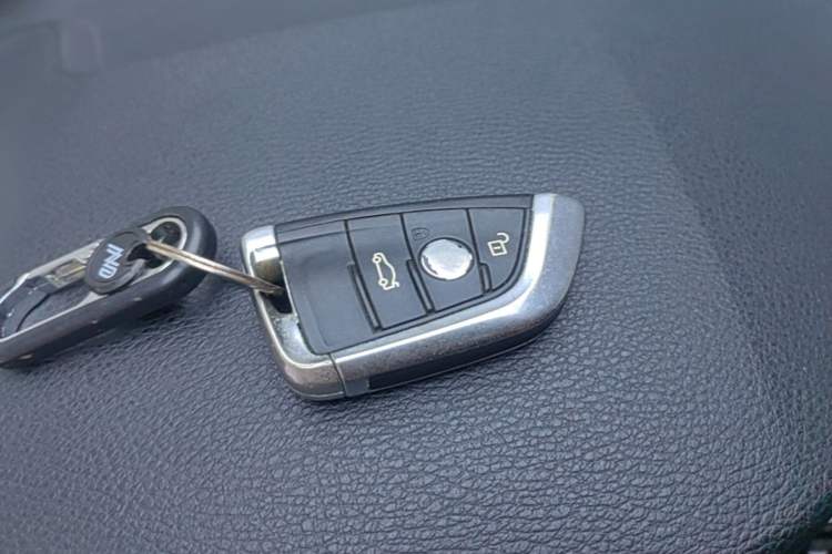 Used BMW X5 2015 xDrive35i U.S. specification Vehicle Key