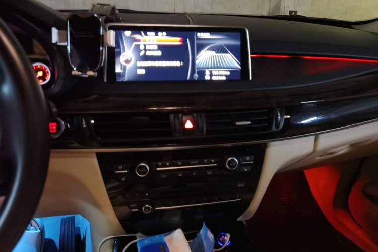 Used BMW X5 2015 xDrive28i Audio And AC Panel