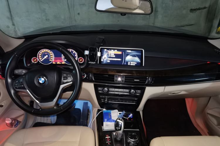 Used BMW X5 2015 xDrive28i Center Console