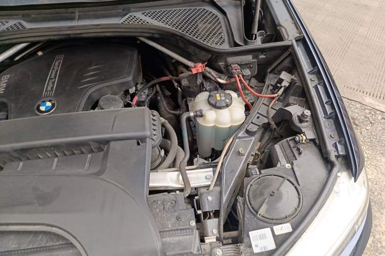 Used BMW X5 2015 xDrive28i Engine Bay Left