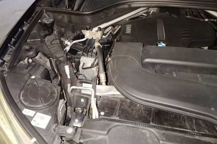 Used BMW X5 2015 xDrive28i Engine Bay Right