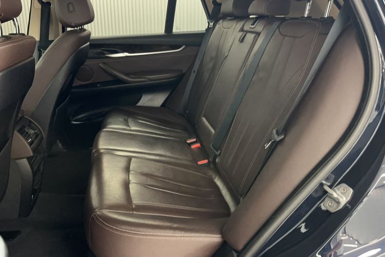 Used BMW X5 2015 xDrive28i Interior 1