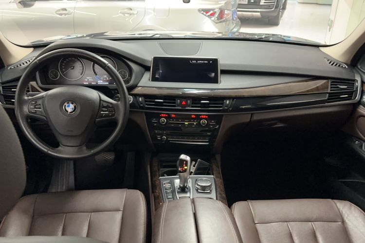 Used BMW X5 2015 xDrive28i Interior 3