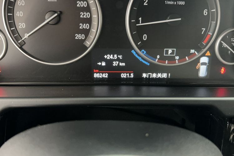 Used BMW X5 2015 xDrive28i Odometer Close Up