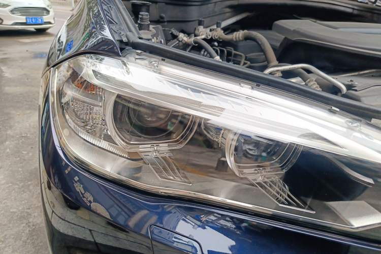 Used BMW X5 2015 xDrive28i Right Front Headlight