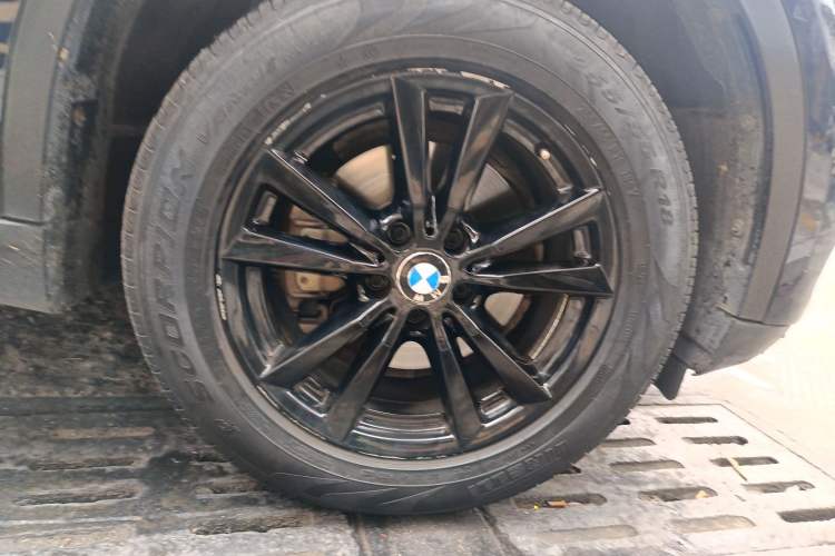 Used BMW X5 2015 xDrive28i Right Front Wheel Hub