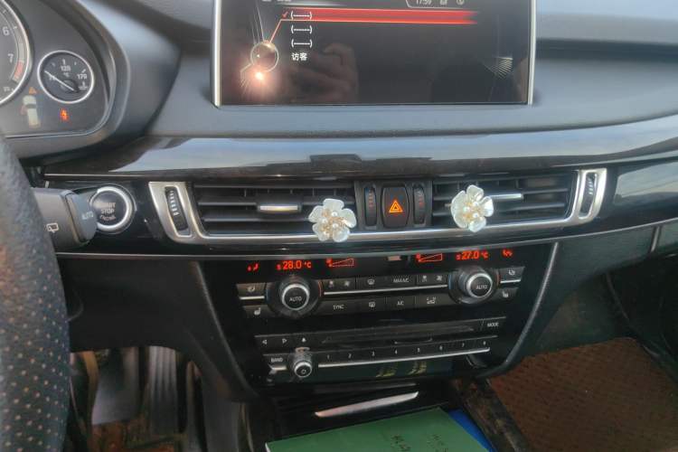 Used BMW X5 2015 xDrive28i Audio And AC Panel