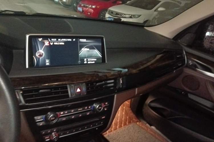 Used BMW X5 2015 xDrive28i Audio And AC Panel