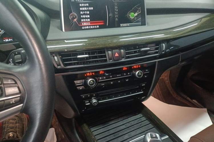 Used BMW X5  Audio And AC Panel