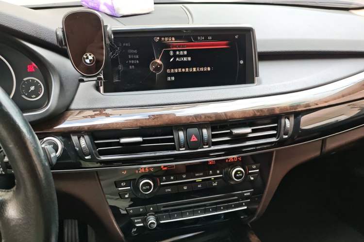 Used BMW X5 2015 xDrive28i Audio And AC Panel