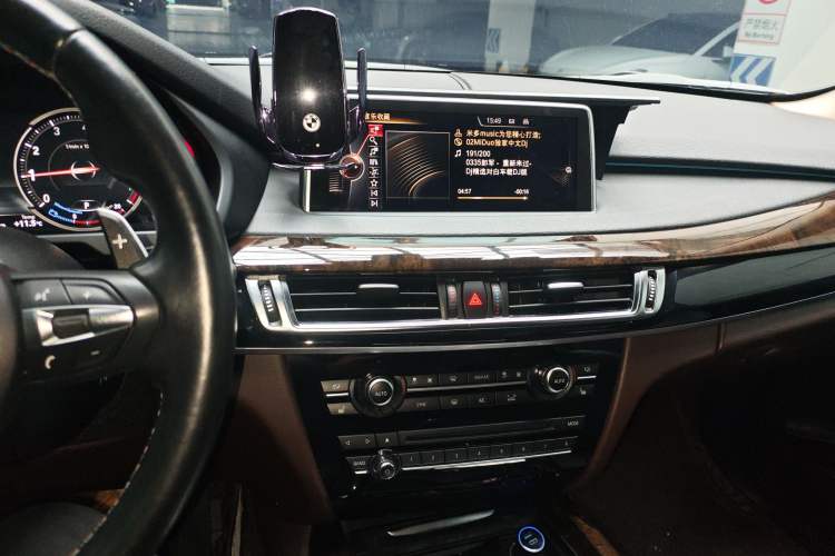 Used BMW X5 2015 xDrive28i Audio And AC Panel