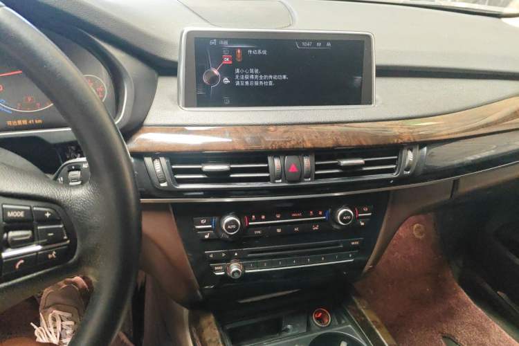 Used BMW X5 2015 xDrive28i Audio And AC Panel