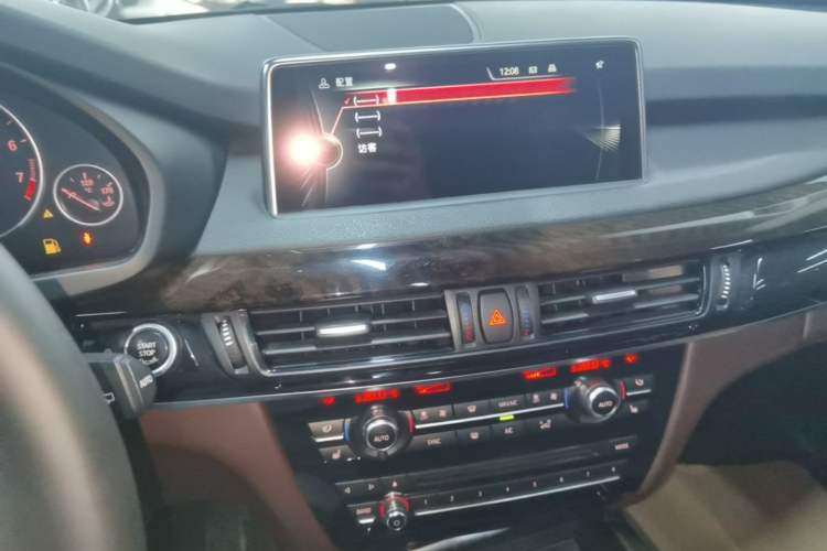 Used BMW X5 2015 xDrive28i Audio And AC Panel