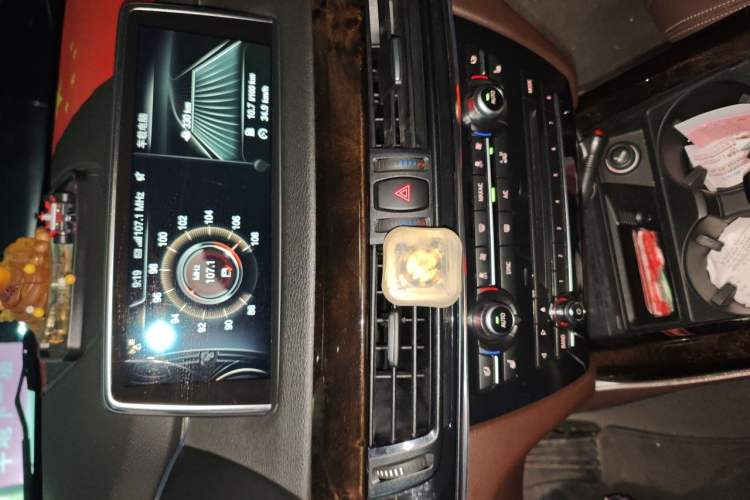 Used BMW X5 2015 xDrive28i Audio And AC Panel