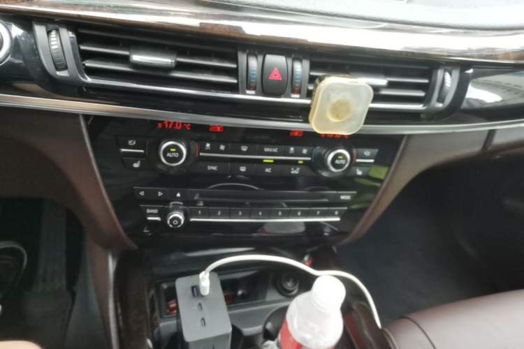 Used BMW X5 2015 xDrive28i Audio And AC Panel