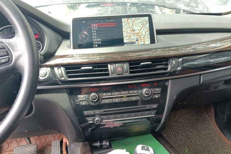Used BMW X5 2015 xDrive28i Audio And AC Panel