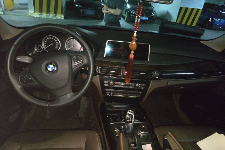 Used BMW X5 2015 xDrive28i Center Console