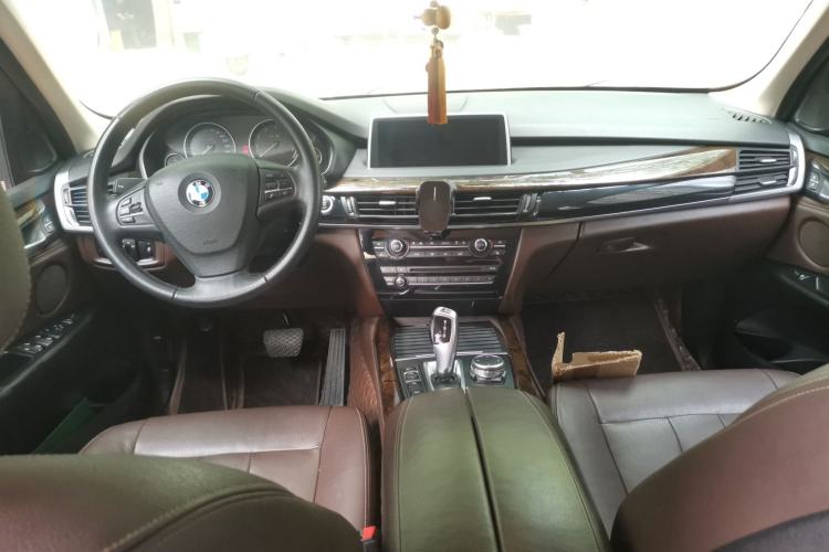 Used BMW X5 2015 xDrive28i Center Console