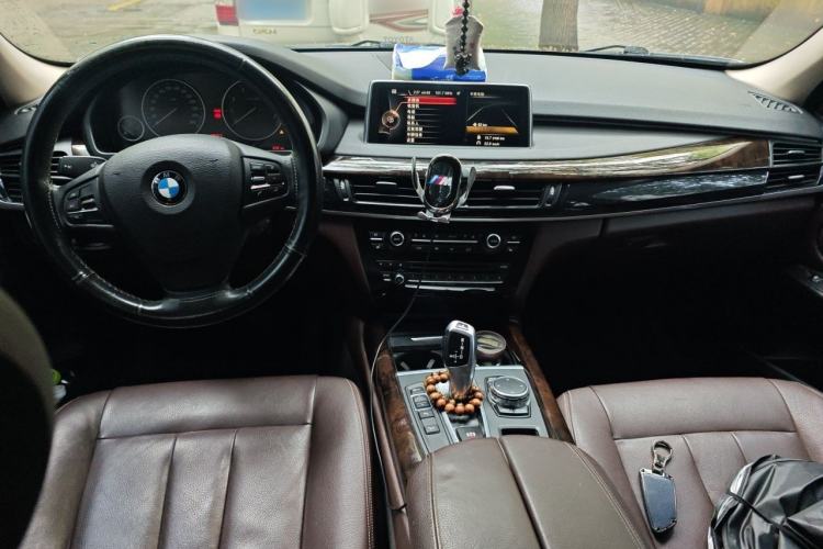 Used BMW X5 2015 xDrive28i Center Console