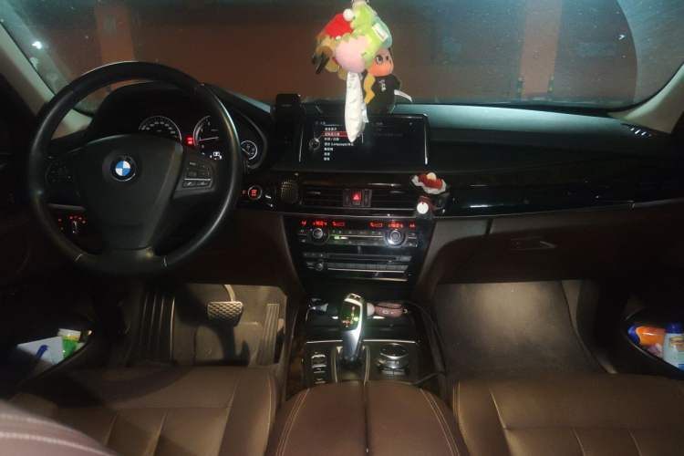Used BMW X5 2015 xDrive28i Center Console
