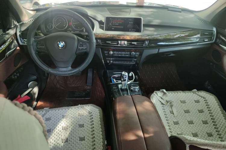 Used BMW X5 2015 xDrive28i Center Console