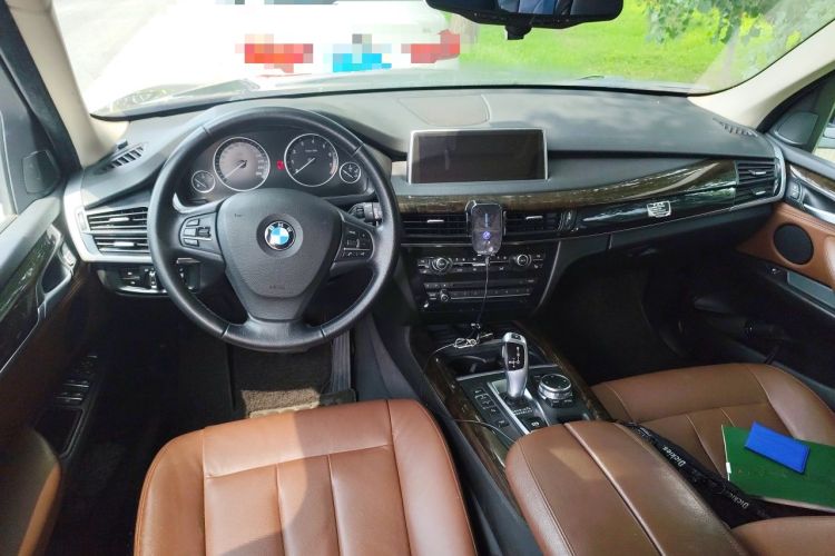 Used BMW X5 2015 xDrive28i Center Console