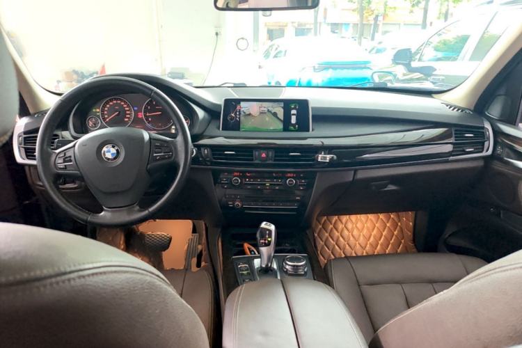 Used BMW X5 2015 xDrive28i Center Console