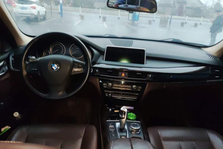 Used BMW X5 2015 xDrive28i Center Console