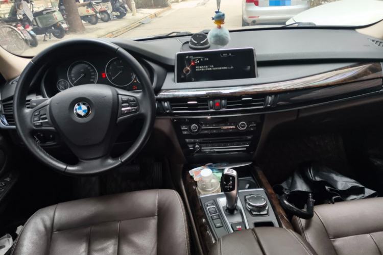 Used BMW X5 2015 xDrive28i Center Console