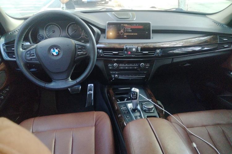 Used BMW X5 2015 xDrive28i Center Console