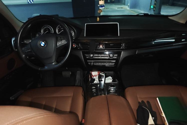 Used BMW X5 2015 xDrive28i Center Console