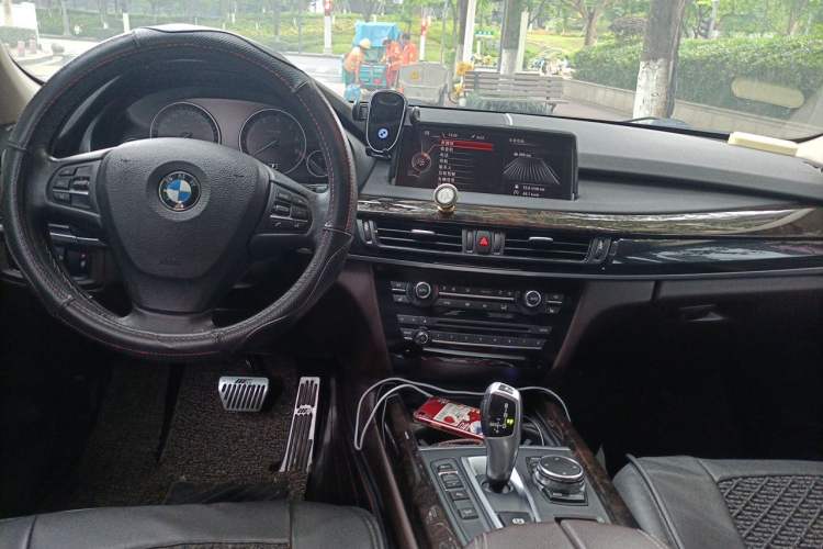 Used BMW X5 2015 xDrive28i Center Console